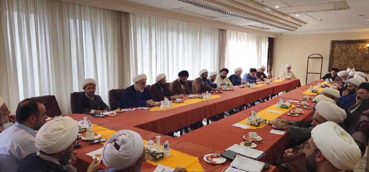 نشست هم‌اندیشی ائمه جمعه و استادیاران صالحین با محوریت تقویت انسجام عمومی برگزار شد