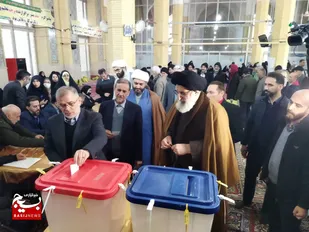حضور امام جمعه کرج و استاندار استان البرز در مخل اخذ رای
