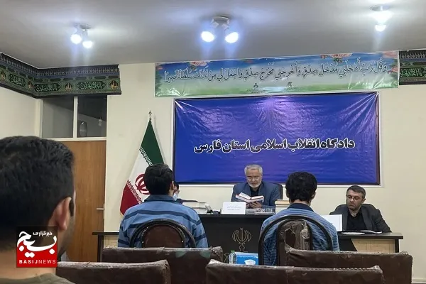 متهم اصلی پرونده حمله به حرم مطهر شاهچراغ (ع) به اعدام محکوم شد/ ۲ متهم دیگر هر کدام به ۵ سال به حبس محکوم شدند