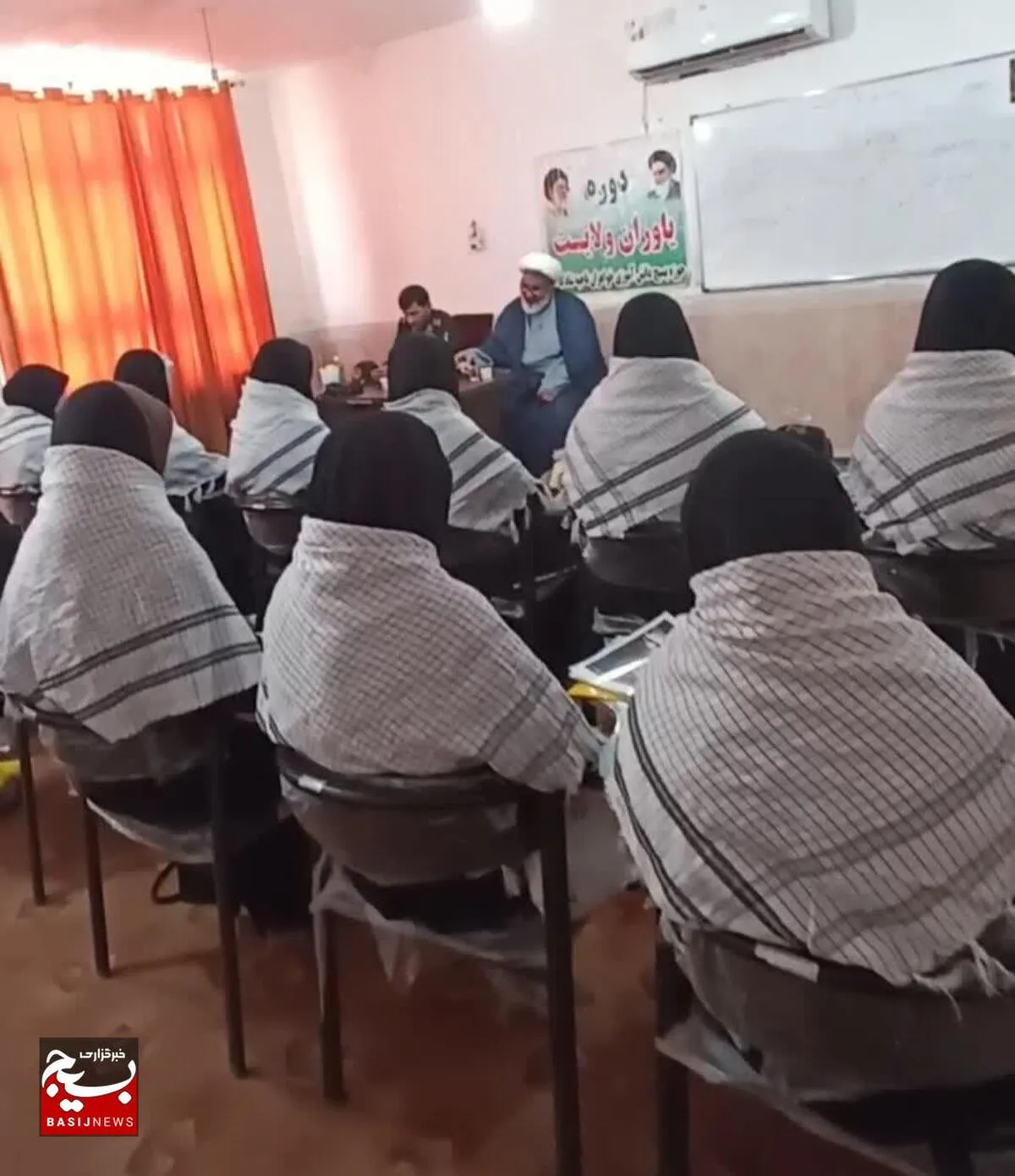  دوره یاوران ولایت حوزه بسیج دانش‌آموزی خواهران شادگان