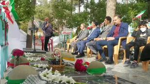 ارتباط با خانواده شهدا نقش موثری در انتقال فرهنگ ایثار و شهادت دارد