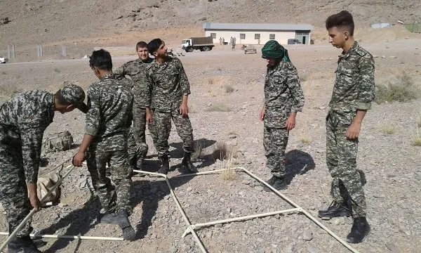 اختتامیه دوره تکمیلی بسیجیان گردان ۱۲۴امام حسین (علیه السلام)خمینی شهر با حضور فرمانده گردان ، رزمندگان، مربیان مجرب وبسیجیان این گردان در محل اردوگاه قدس نجف آباد برگزار گردید.