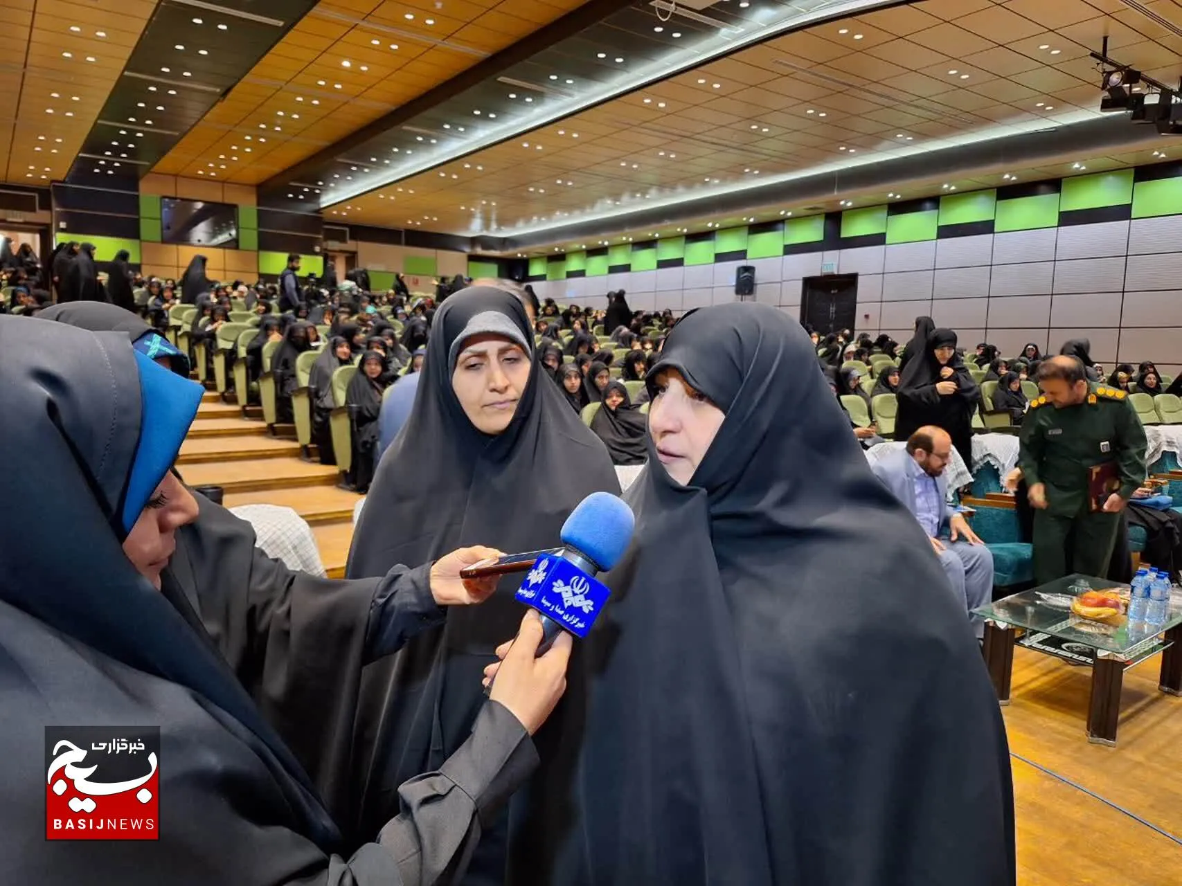 زن عنصر تکامل دهنده جامعه بشری است