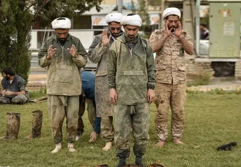 در کـار جهـادی آتش به اخـتیار بود