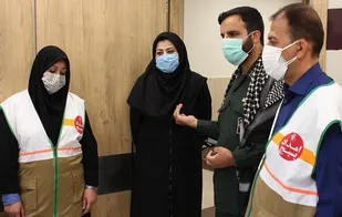 واکسیناسیون خودرویی کرونا در گلزار شهدای وردآورد انجام شد