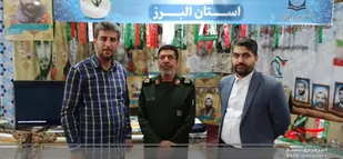 بازدید سردار شریف از غرفه نمایشگاهی شهدای روحانی البرز در قم
