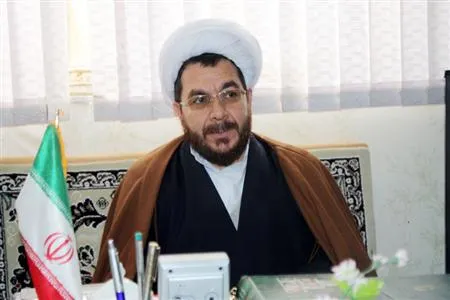 مدیران و مسئولان نسبت به اقامه نماز حساس باشند