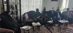 دیدار سرهنگ امیری از خانواده شهید خسروی