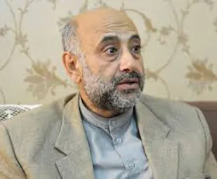 سیاست نابجای اقتصادی، متاثر از تکانه های بین المللی است