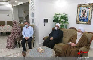دیدار مسئول دفتر نمایندگی ولی فقیه در سپاه کربلا با خانواده شهید کریمیان