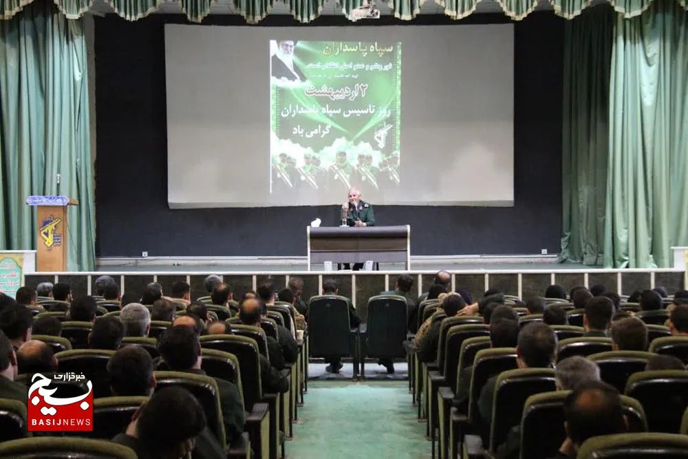 پاسداران وارثان شهدا و ادامه‌دهندگان راه انبیا هستند
