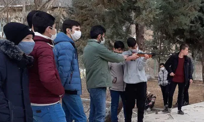 مسابقه تیراندازی با تفنگ بادی در پایگاه بسیج بلال حبشی