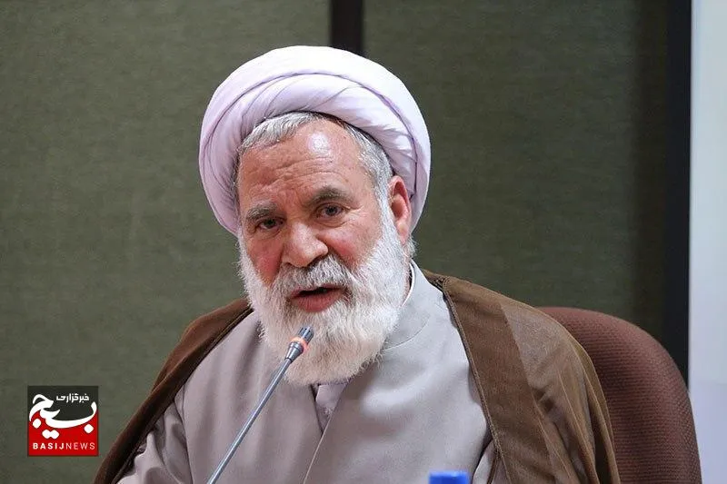 کارگران محور اقتصاد مقاومتی هستند/بار سنگین این نظام در همه مراحل بر دوش کارگران بوده است