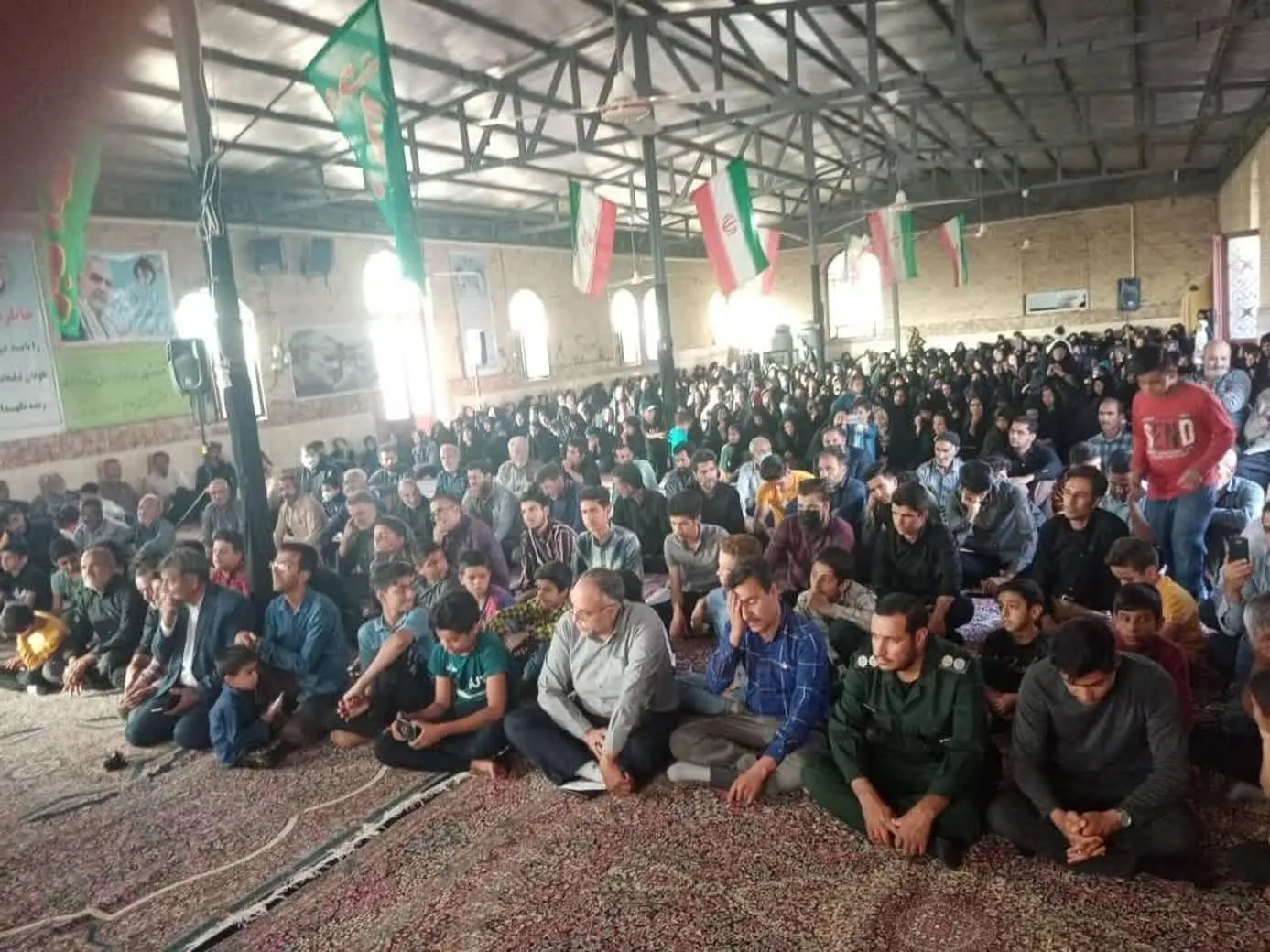 امروز جوانان پرچم دار نظام اسلامی و شهیدان در جهان هستند