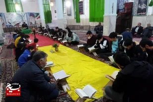 برگزاری محفل انس با قرآن کریم در پایگاه بسیج روستای امامزاده پیرنهان فامنین
