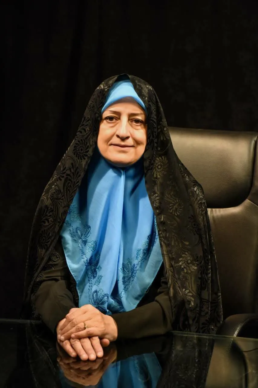 امام خمینی(ره) عزمی راسخ، کلامی نافذ و قدرتی عظیم برای به حرکت درآوردن مردم داشت.