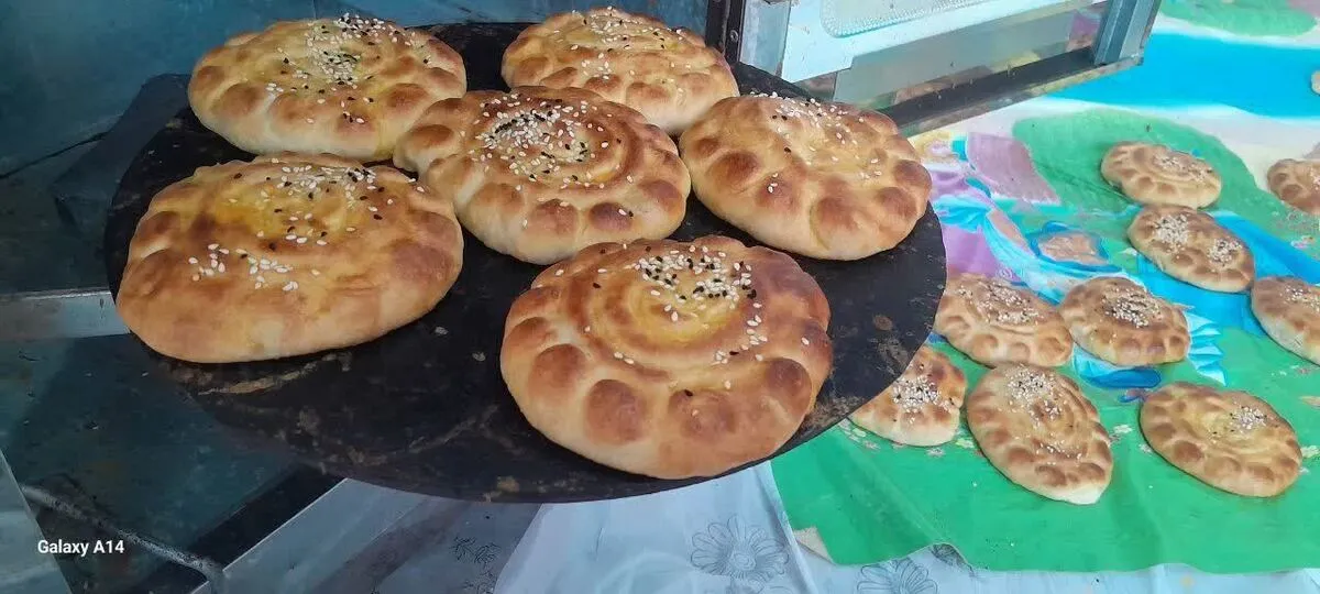 همدلی بانوان روستای حسن‌آباد در پشتیبانی از رزمندگان اسلام