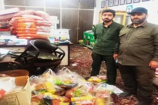 طرح عیدانه با توزیع سبد معیشتی و اقلام در کهمره سرخی