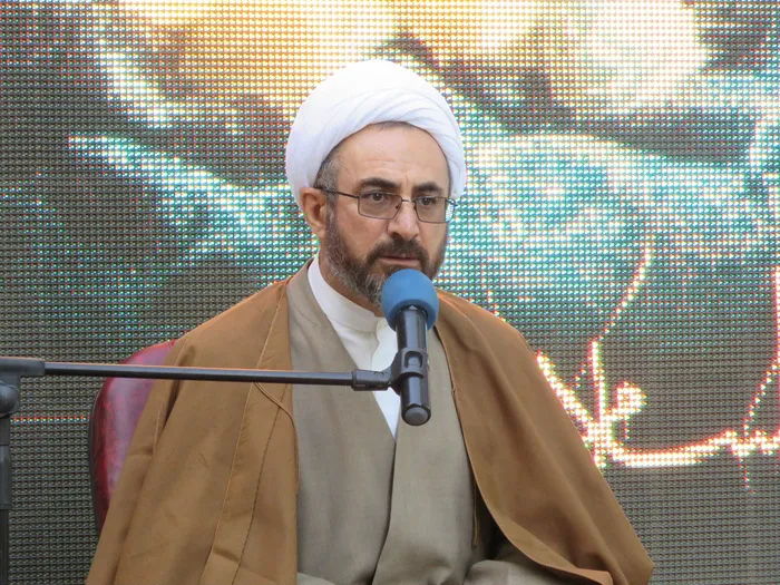پیروی ازاندیشه های امام خمینی(ره) مایه عزت ایران اسلامی /انتخاب اصلح راه برون رفت کشور از مشکلات است