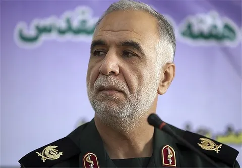 عدم مطالبه‌گری از مشکلات امروز جامعه است