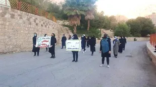 پیاده روی بانوان بسیجی شهرستان بدره در هفته تربیت بدنی