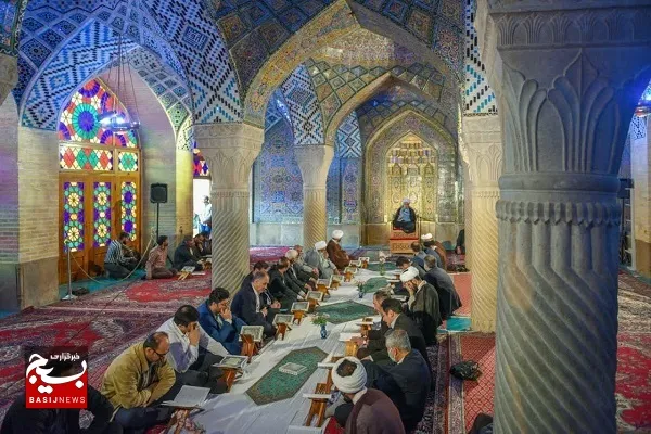 برگزاری محفل انس با قرآن ویژه ماه مبارک رمضان در مسجد نصیرالملک شیراز