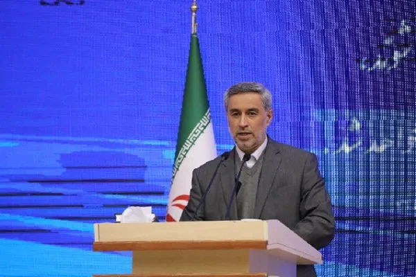 هلال احمر پیشگام از مسئولین ذیربط، در بحران آب همدان حضور یافت