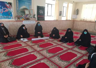 جلسه تربیت و تعالی با محوریت سبک زندگی فاطمی در حوزه بسیج شهید حق نظری آسمان آباد برگزار شد