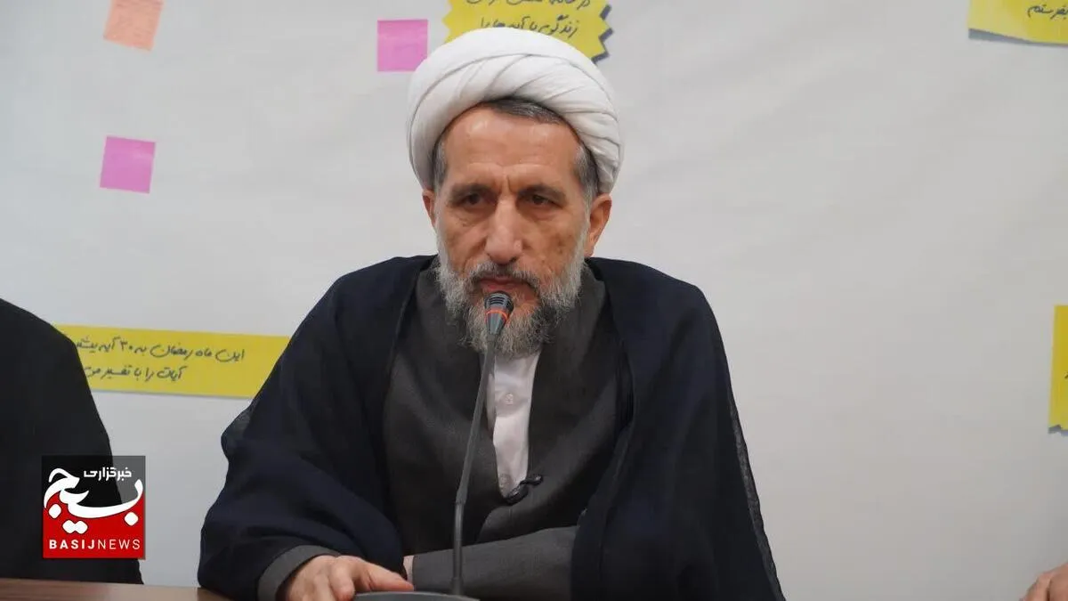 تعالیم قرآن باید در رفتار، ساختارهای اجتماعی و خانواده جاری و ساری شود/ترویج فرهنگ قرآن وظیفه‌ای همگانی است
