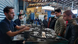 بازدید دانش آموزان نایینی از شرکت تولید قطعات خودرو در نایین