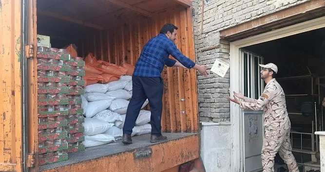توزیع ۳۰۰ بسته معیشتی نوروزی بین نیازمندان در پیشوا