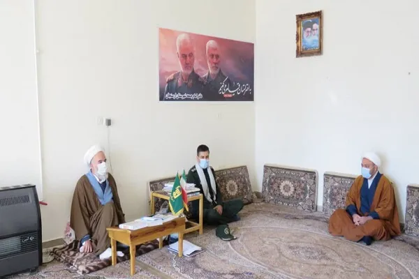 کارکنان ناحیه مقاومت بسیج ارسنجان با امام جمعه دیدار کردند