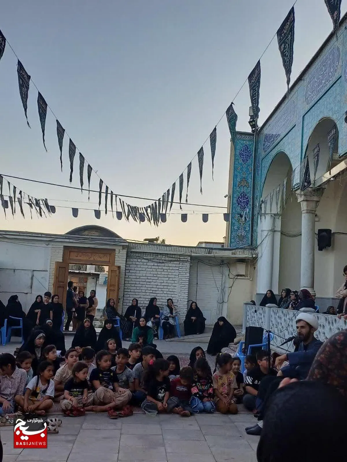 نشاط معنوی و شام غریبان امام روئوف در امامزادگان شهرکرد