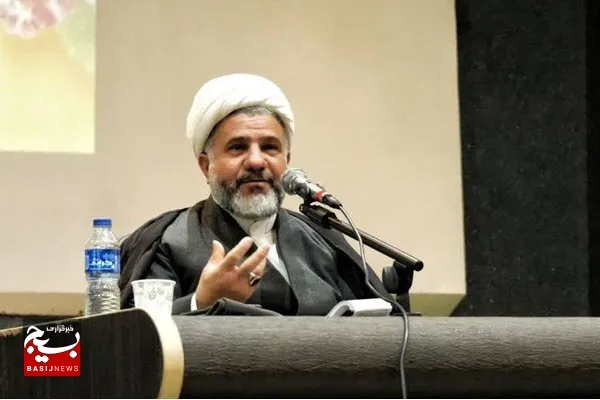 پاسداران در دفاع از ارزش‌های انقلاب مخلصانه حضور دارند