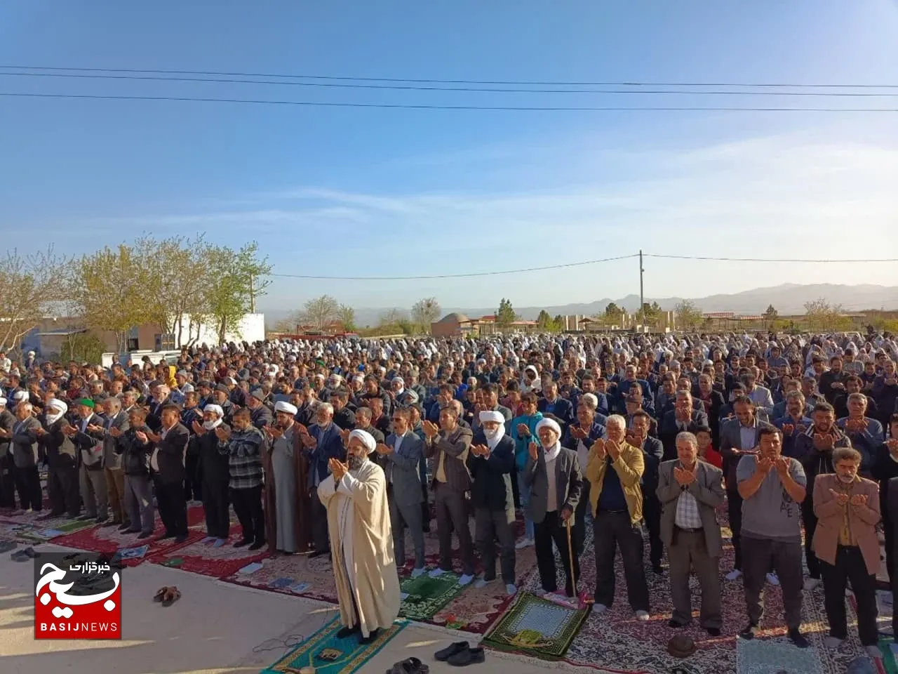 اقامه نماز باشکوه «عید سعید فطر» در شهر نصرآباد تربت جام