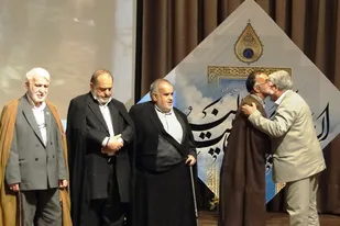 برگزاری یادواره شهید شاخص بسیج مداحان کشور و تجلیل از خانواده&zwnj;های شهدا در همدان