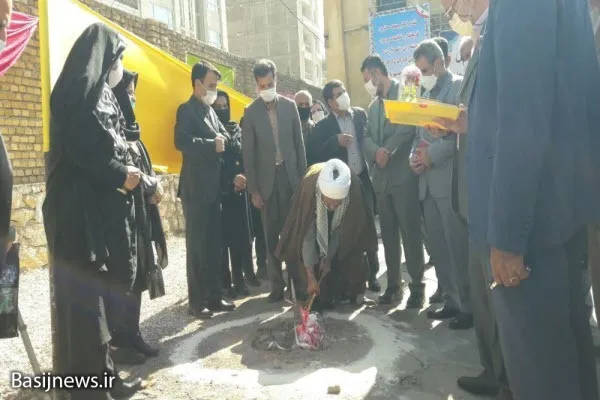 مجموعه تجاری آموزش و پرورش نهاوند کلنگ‌زنی شد