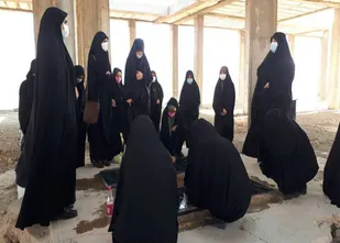 غبار روبی مزار شهدای گمنام توسط شورای بسیج جامعه زنان سپاه ناحیه چرداول