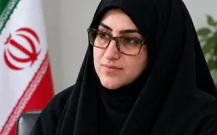 درخشش در حریم انقلاب