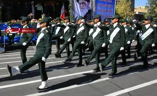 نمایش اقتدار نیروهای مسلح در شهرکرد