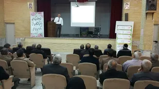برگزاری دوره آموزش عملی بهره برداران با موضوع تغذیه در باغات سرمازده انگور در شاهرود