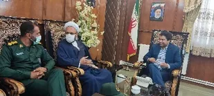 دیدار سرهنگ امیری با فرماندار شهرستان بردسیر به مناسبت روز کارمند