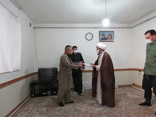 دیدار مسئول نمایندگی ولی فقیه در سپاه سردشت با خانواده معظم شهداء