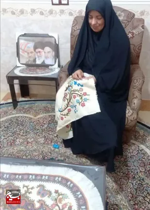 مثبت سوژه/
مربی بسیجی که پته دوزی را به صورت رایگان آموزش می&zwnj;دهد