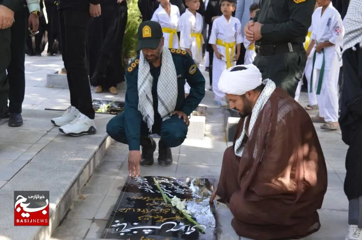 مهمانی لاله‌ها در گلزار شهدای فارسان