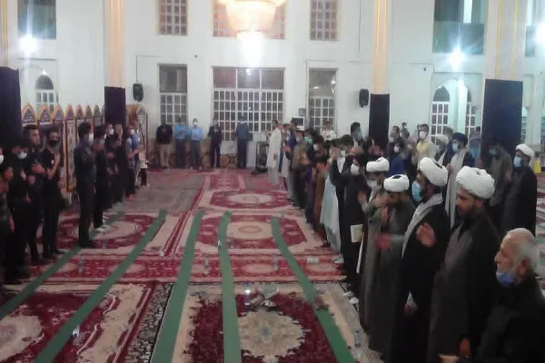 مراسم احیای سومین شب از لیالی قدر در مسجد جامع علی ابن ابیطالب شهرستان سراوان برگزار شد