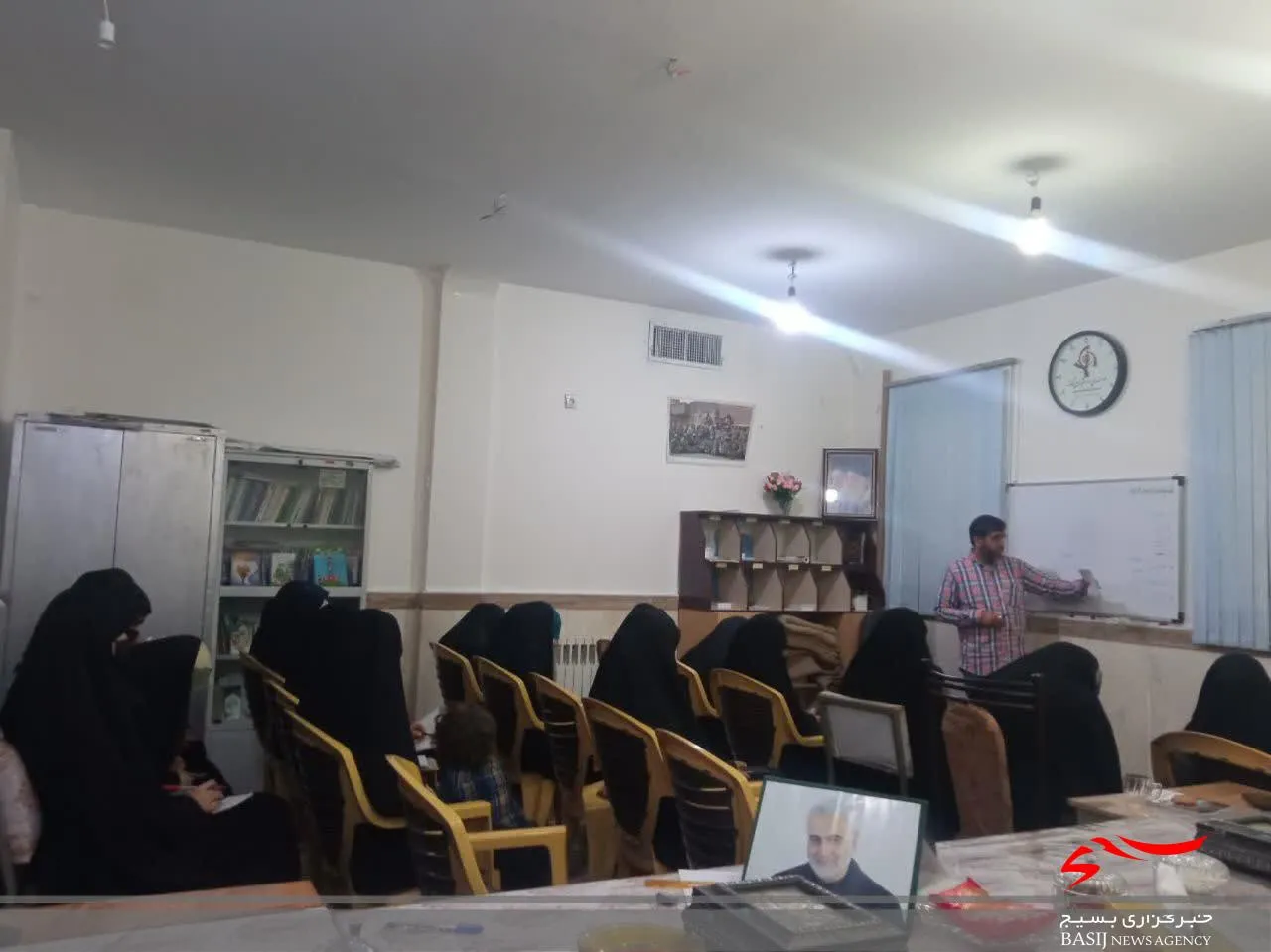 بسیجیان حوزه بسیج حضرت نرجس(س) قم با خبرنگاری و خبرنویسی آشنا شدند