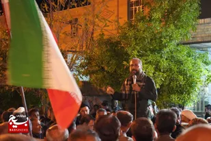 تاریخ گواهی خواهد داد که چگونه مردم ایران پای انقلاب و کشور خود مانده اند