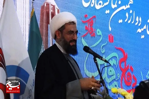 تلاش در عرصه کتاب و روشنگری یک مجاهدت است