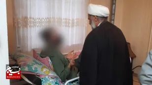 دیدار مسئول دفتر نمایندگی ولی فقیه در سپاه قدس گیلان با خانواده شهید مدافع امنیت وطن و جانباز حمله تروریستی در رشت